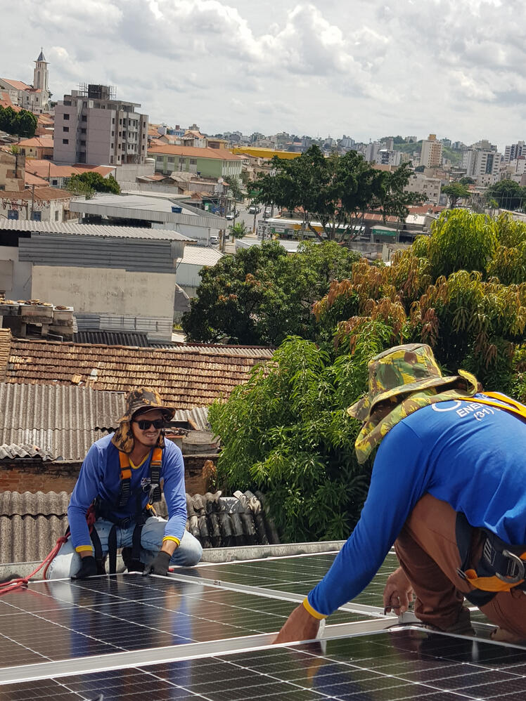 Reconhecimento pelos anos de serviços prestados à Cemig, com experiência em redes e sistemas elétricos.